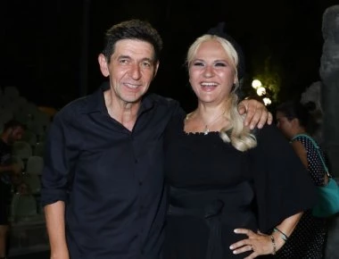 Οι δίδυμες κόρες του Γεράσιμου Σκιαδαρέση και της Μπέσσυ Μάλφα (φώτο)